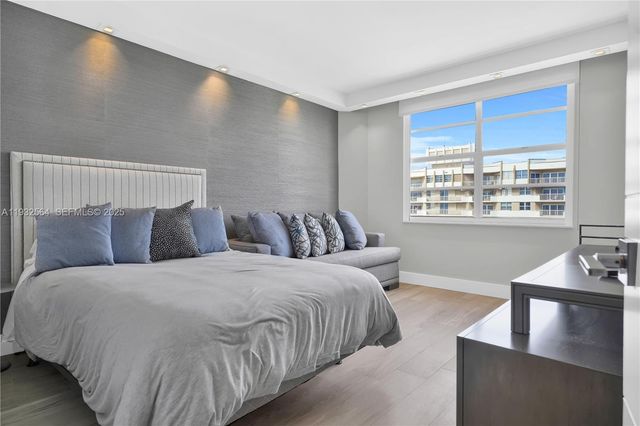 1985 S Ocean Dr 17F, Hallandale Beach, FL 33009