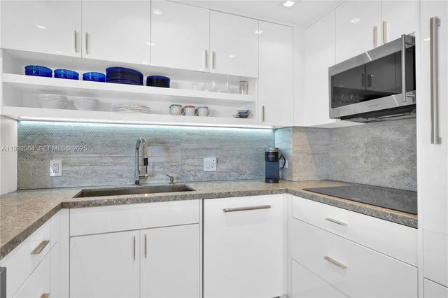 1985 S Ocean Dr 17F, Hallandale Beach, FL 33009