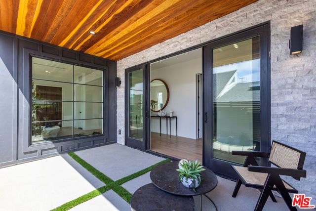 908 Rosecrans Avenue, Manhattan Beach, CA 90266