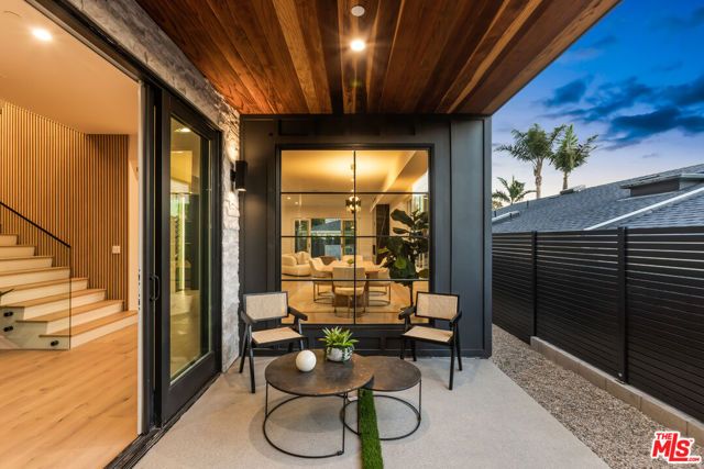 908 Rosecrans Avenue, Manhattan Beach, CA 90266