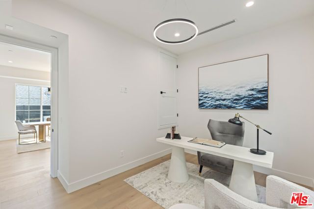 908 Rosecrans Avenue, Manhattan Beach, CA 90266