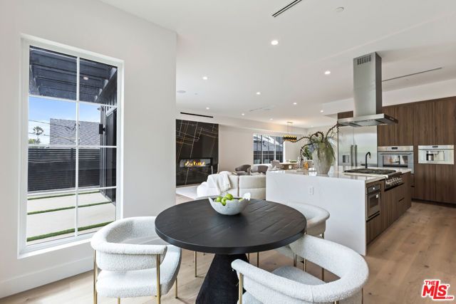 908 Rosecrans Avenue, Manhattan Beach, CA 90266