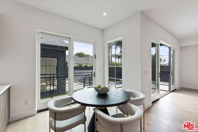 908 Rosecrans Avenue, Manhattan Beach, CA 90266