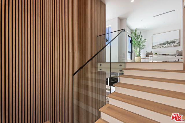 908 Rosecrans Avenue, Manhattan Beach, CA 90266