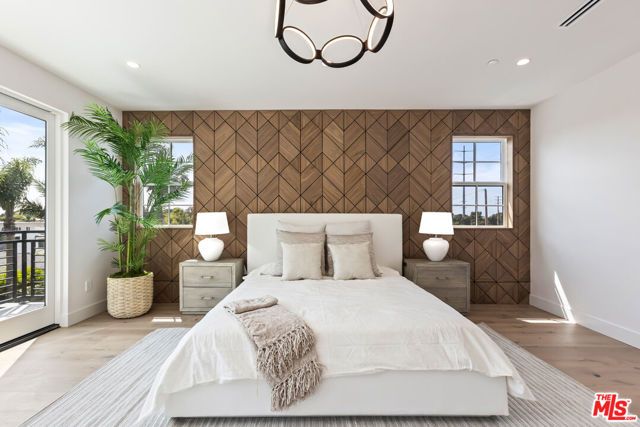 908 Rosecrans Avenue, Manhattan Beach, CA 90266