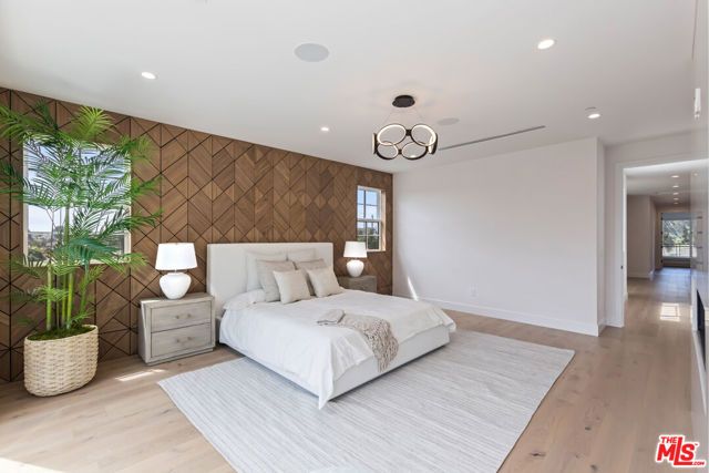 908 Rosecrans Avenue, Manhattan Beach, CA 90266