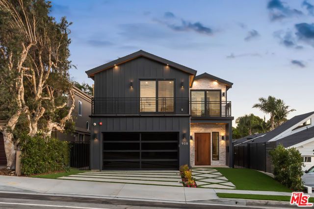 908 Rosecrans Avenue, Manhattan Beach, CA 90266
