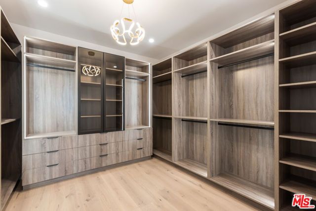 908 Rosecrans Avenue, Manhattan Beach, CA 90266