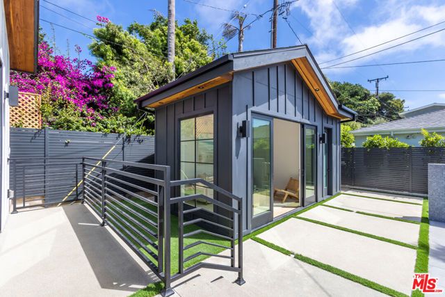 908 Rosecrans Avenue, Manhattan Beach, CA 90266