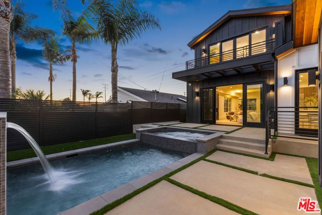 908 Rosecrans Avenue, Manhattan Beach, CA 90266