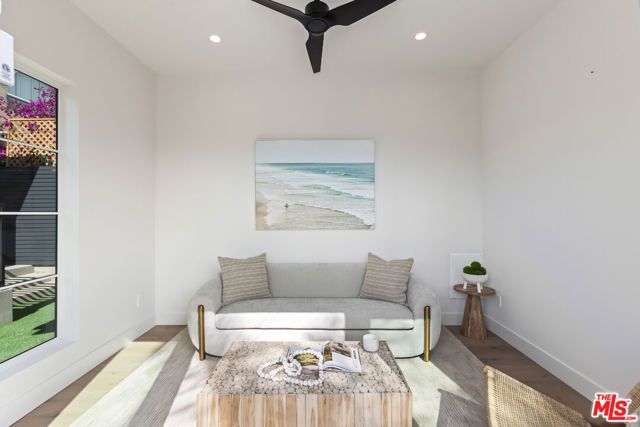 908 Rosecrans Avenue, Manhattan Beach, CA 90266