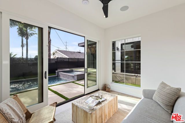 908 Rosecrans Avenue, Manhattan Beach, CA 90266