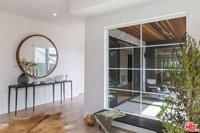 908 Rosecrans Avenue, Manhattan Beach, CA 90266