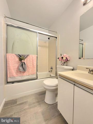 9513 POPLAR LEAF CT, Fairfax, VA 22031