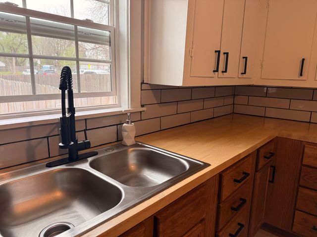 2038 N Weller Avenue, Springfield, MO 65803