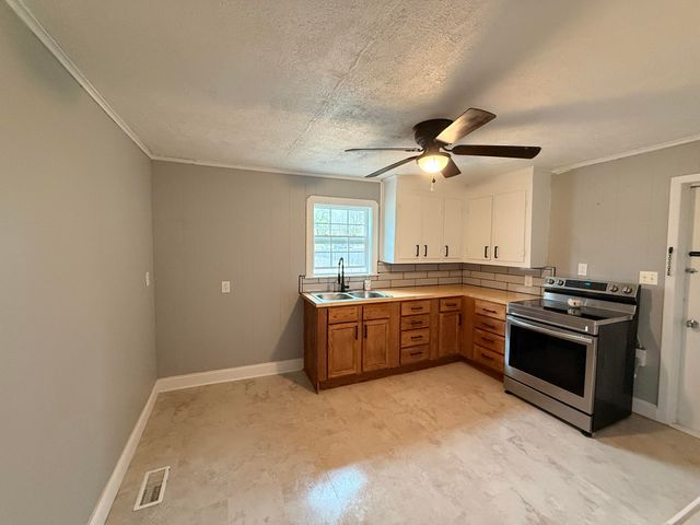 2038 N Weller Avenue, Springfield, MO 65803