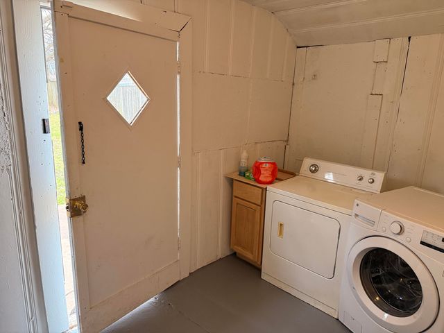 2038 N Weller Avenue, Springfield, MO 65803