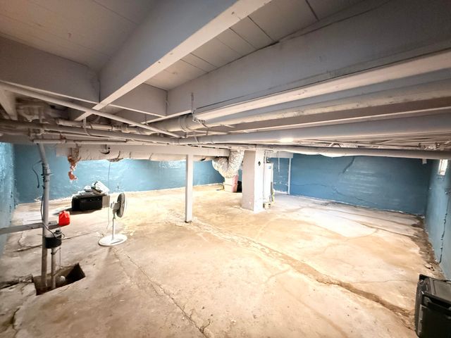 2038 N Weller Avenue, Springfield, MO 65803