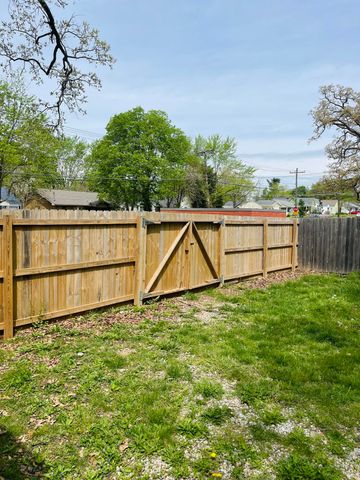 2038 N Weller Avenue, Springfield, MO 65803