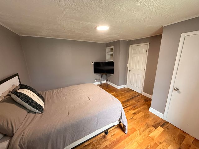 2038 N Weller Avenue, Springfield, MO 65803