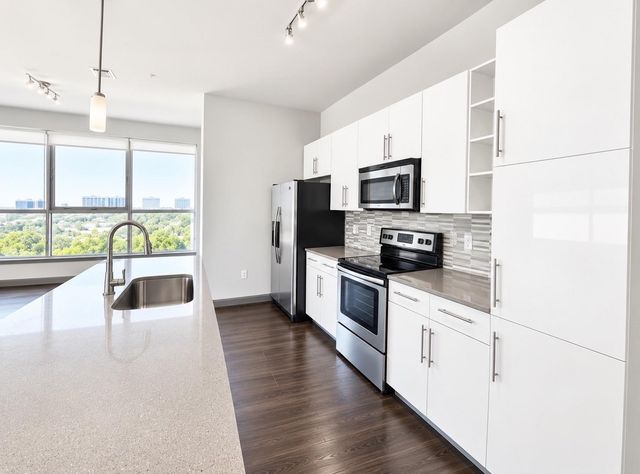 3788 Richmond Avenue 1433, Houston, TX 77046