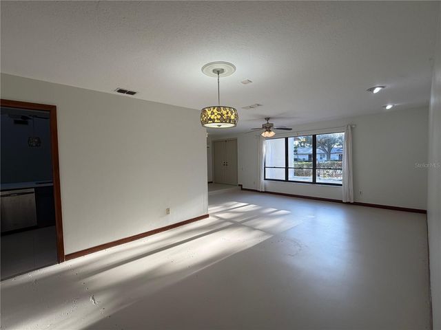 7255 18TH STREET NE, St Petersburg, FL 33702