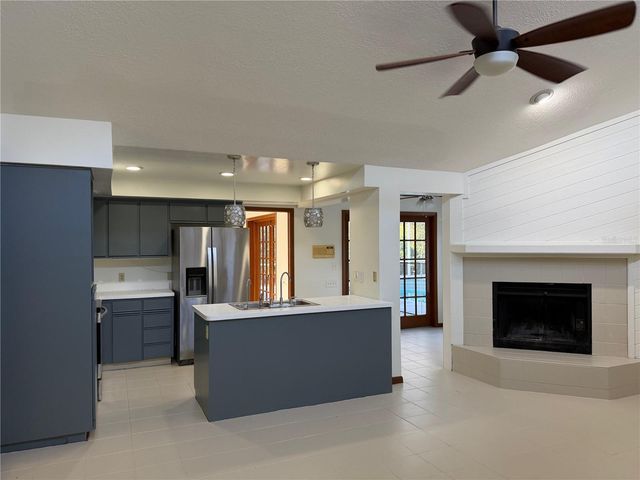 7255 18TH STREET NE, St Petersburg, FL 33702