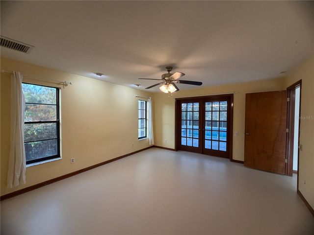 7255 18TH STREET NE, St Petersburg, FL 33702