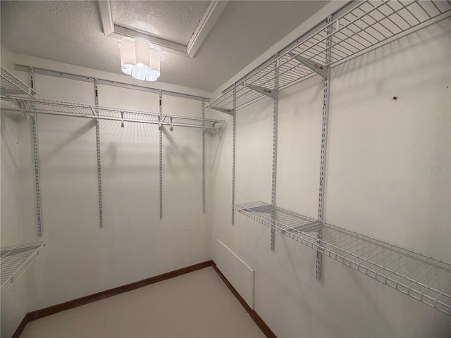 7255 18TH STREET NE, St Petersburg, FL 33702