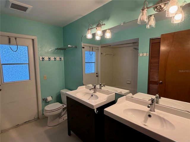 7255 18TH STREET NE, St Petersburg, FL 33702