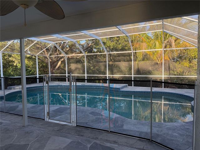 7255 18TH STREET NE, St Petersburg, FL 33702