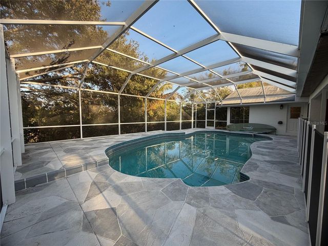 7255 18TH STREET NE, St Petersburg, FL 33702