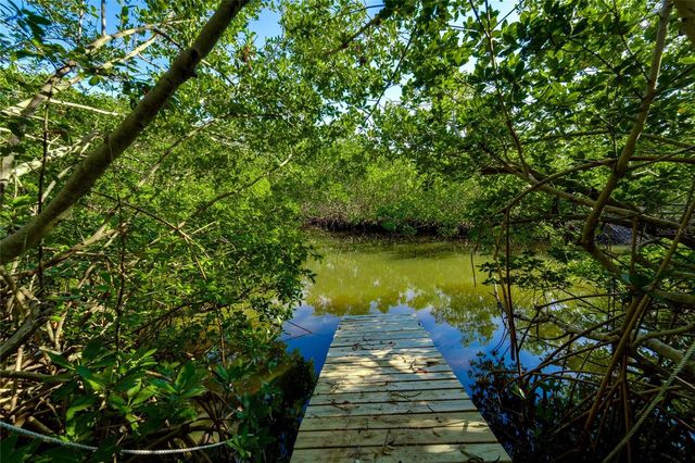 7255 18TH STREET NE, St Petersburg, FL 33702