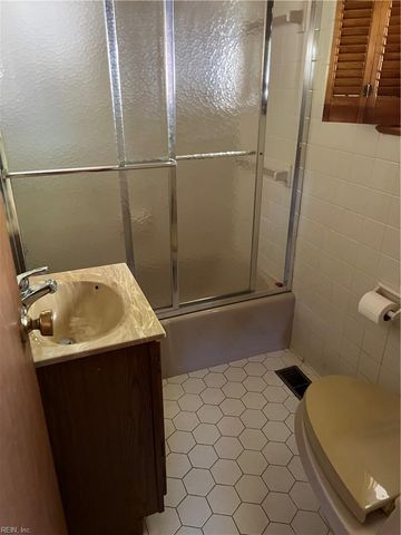 3002 Butternut DR, Hampton, VA 23666