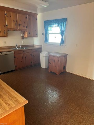 3002 Butternut DR, Hampton, VA 23666