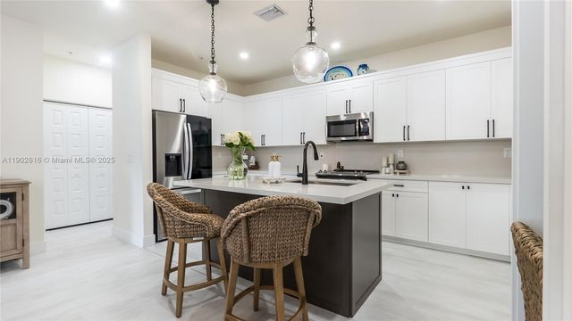 4741 NW 85th Ave, Doral, FL 33166