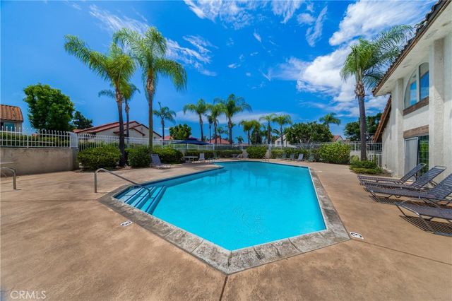 23345 La Crescenta, Mission Viejo, CA 92691