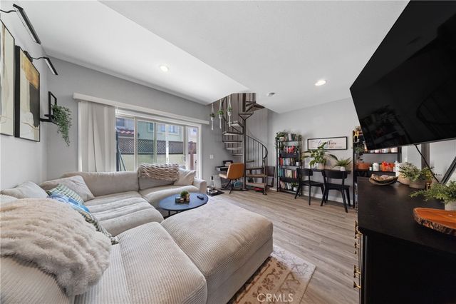 23345 La Crescenta, Mission Viejo, CA 92691