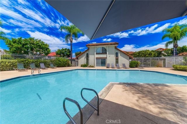 23345 La Crescenta, Mission Viejo, CA 92691