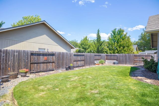 1820 SW I Street, Grants Pass, OR 97526