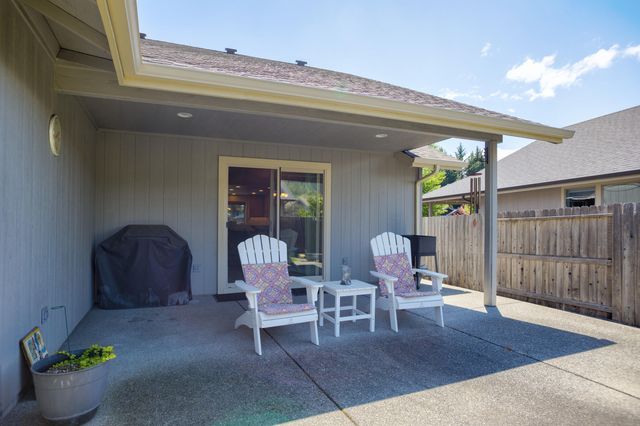 1820 SW I Street, Grants Pass, OR 97526