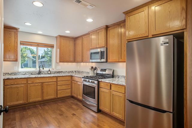 1820 SW I Street, Grants Pass, OR 97526
