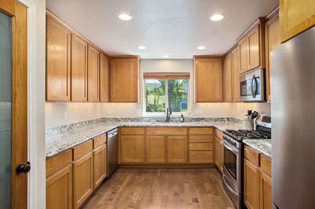 1820 SW I Street, Grants Pass, OR 97526