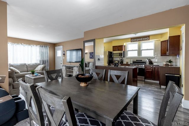 502 West Hazeltine Avenue, Tonawanda, NY 14217