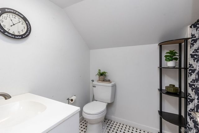 502 West Hazeltine Avenue, Tonawanda, NY 14217