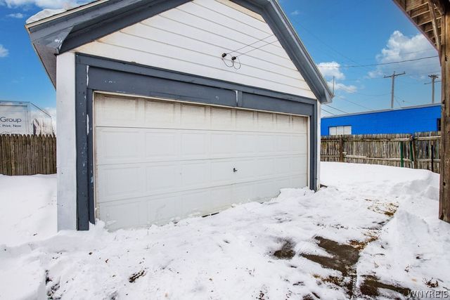 502 West Hazeltine Avenue, Tonawanda, NY 14217