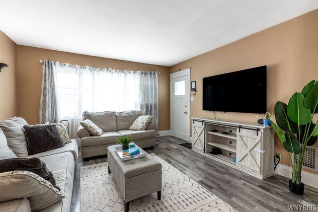 502 West Hazeltine Avenue, Tonawanda, NY 14217