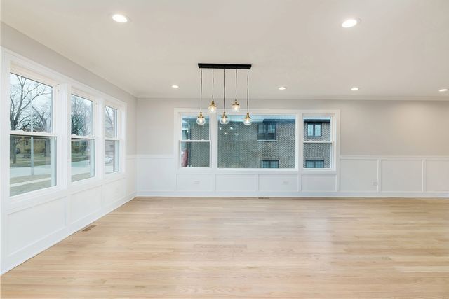 8110 Lockwood Avenue, Burbank, IL 60459