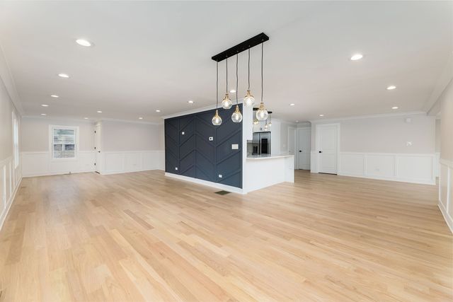 8110 Lockwood Avenue, Burbank, IL 60459