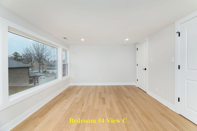 8110 Lockwood Avenue, Burbank, IL 60459